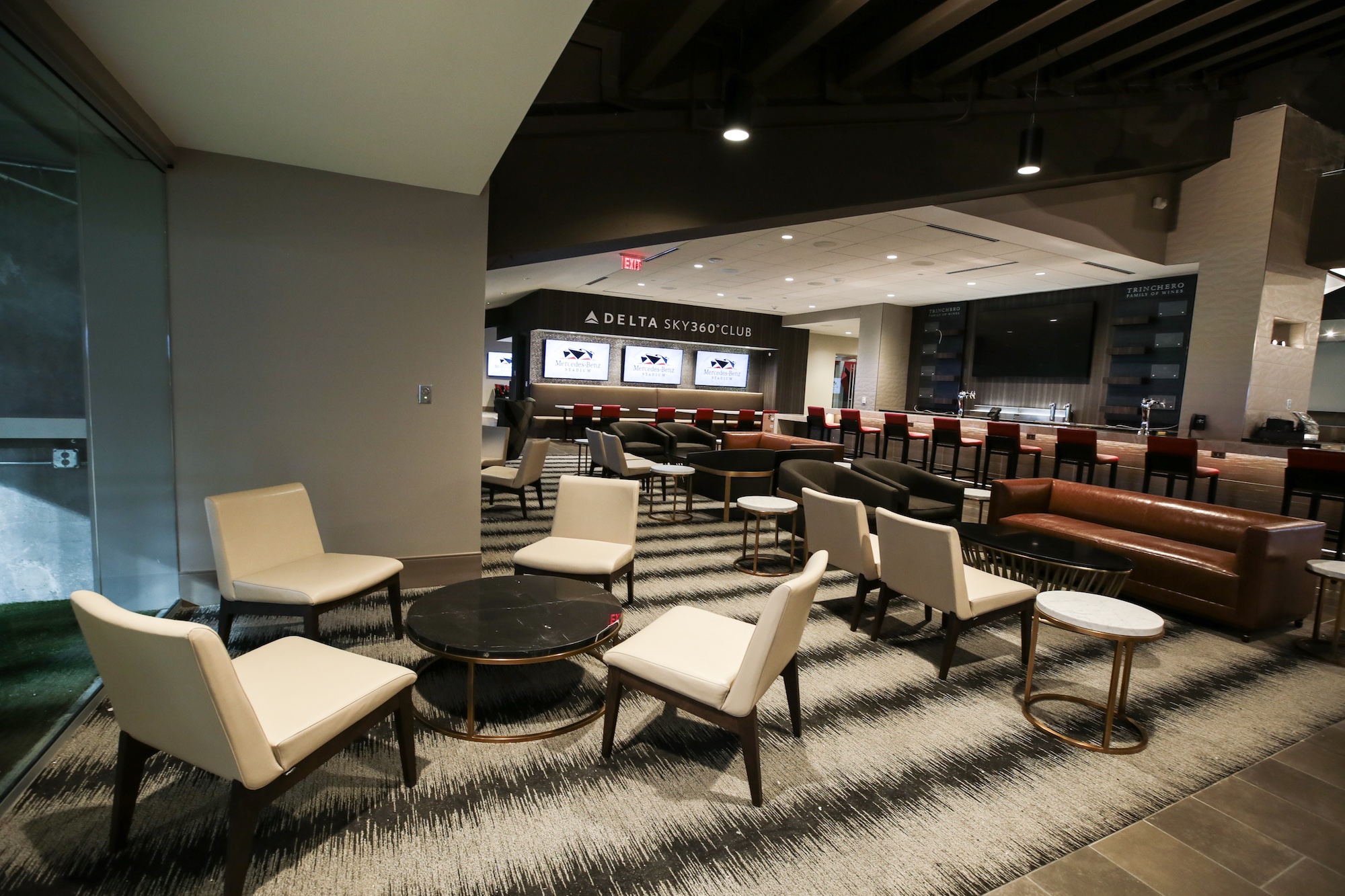 Clubs & Suites  Premium Seating at Mercedes-Benz Stadium